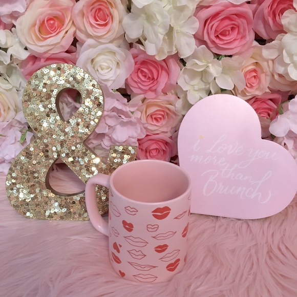 Starbucks Valentines Lips mug, Target decor Bundle